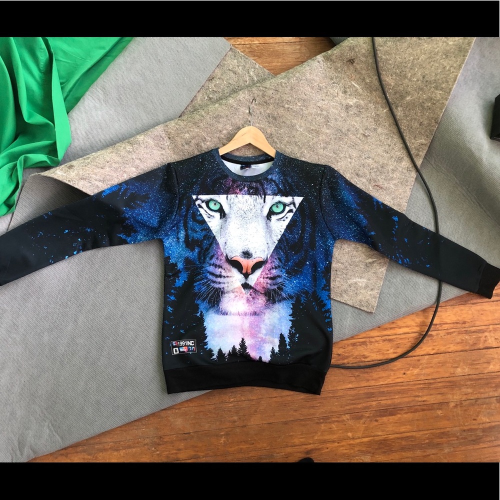 Amazing white tiger shirt!!